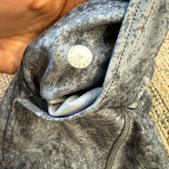 Women’s Lululemon Fast & Free 7/8 leggings - ice grey - size‎ 4 - Picture 8 of 10